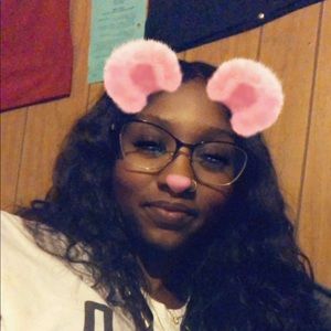 Meet your Posher, Alexia